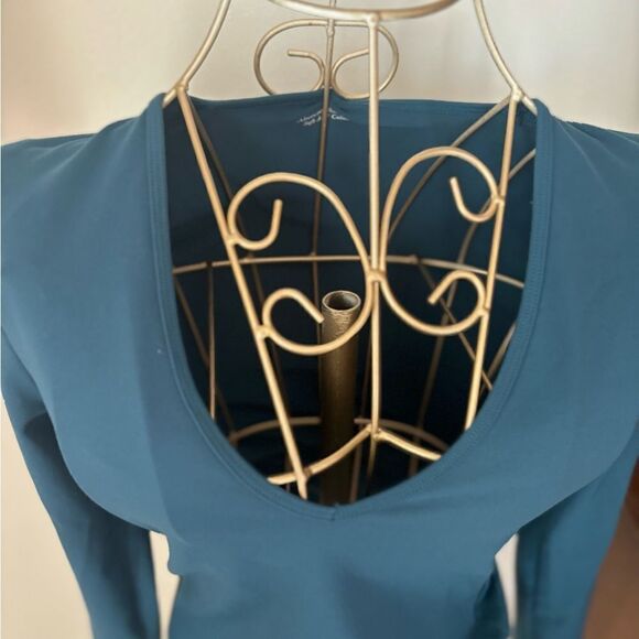 Abercrombie teal long sleeve v neck soft a & f top size S - Picture 5 of 11